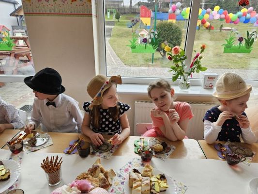 Grafika #90: 08.03.2024 Dzień Kobiet w naszym przedszkolu