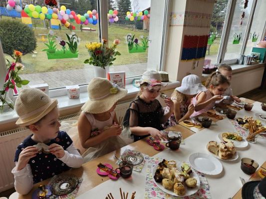 Grafika #91: 08.03.2024 Dzień Kobiet w naszym przedszkolu