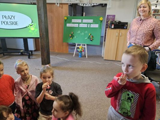 Grafika #51: 06.03.2024 Warsztaty edukacyjne "Nie bój żaby! Edukacja o płazach" - Gr III