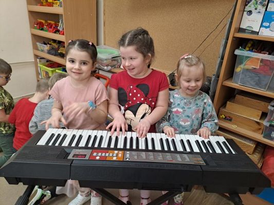 Grafika #6: 01.03.2024 Muzyka wokół nas