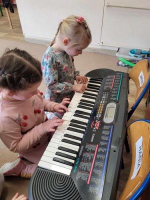 Grafika #12: 01.03.2024 Muzyka wokół nas