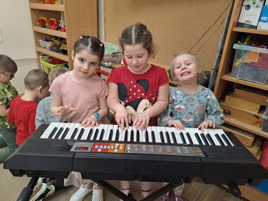 Grafika #13: 01.03.2024 Muzyka wokół nas