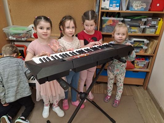 Grafika #14: 01.03.2024 Muzyka wokół nas