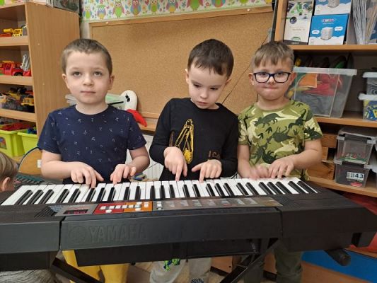 Grafika #16: 01.03.2024 Muzyka wokół nas