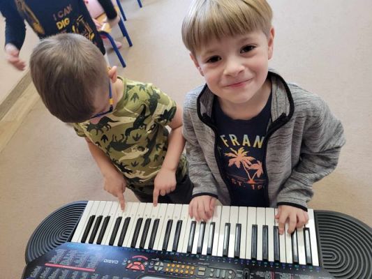 Grafika #17: 01.03.2024 Muzyka wokół nas