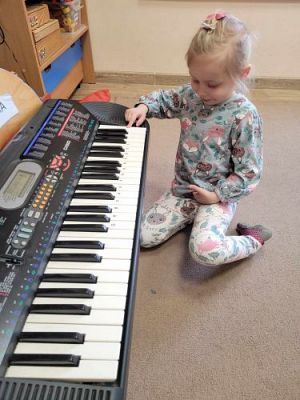 Grafika #19: 01.03.2024 Muzyka wokół nas