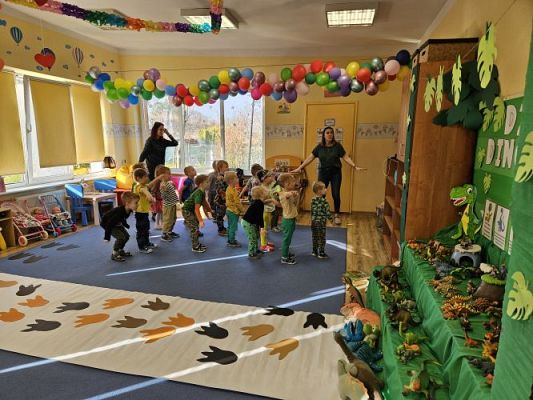 Grafika #4: 26.02.2024 Dzień Dinozaura - gr I