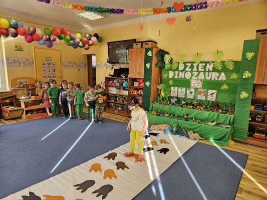 Grafika #12: 26.02.2024 Dzień Dinozaura - gr I