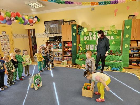 Grafika #36: 26.02.2024 Dzień Dinozaura - gr I