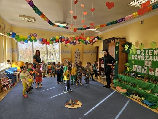 Grafika #39: 26.02.2024 Dzień Dinozaura - gr I