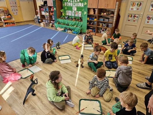 Grafika #46: 26.02.2024 Dzień Dinozaura - gr I