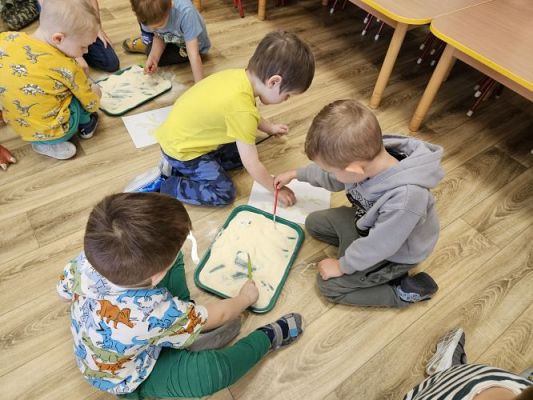 Grafika #53: 26.02.2024 Dzień Dinozaura - gr I