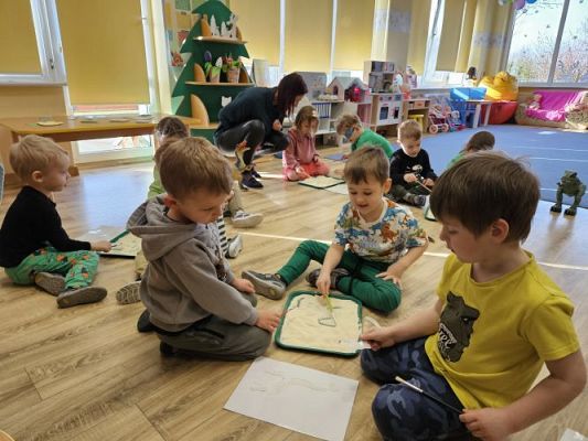 Grafika #57: 26.02.2024 Dzień Dinozaura - gr I