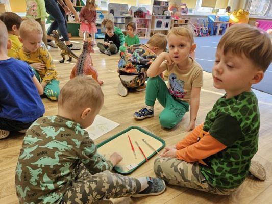 Grafika #60: 26.02.2024 Dzień Dinozaura - gr I