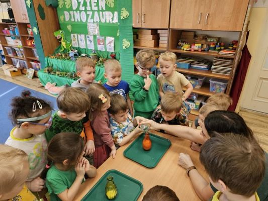 Grafika #67: 26.02.2024 Dzień Dinozaura - gr I