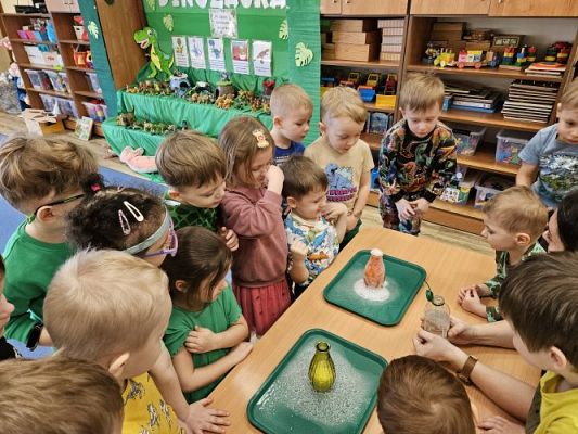 Grafika #73: 26.02.2024 Dzień Dinozaura - gr I