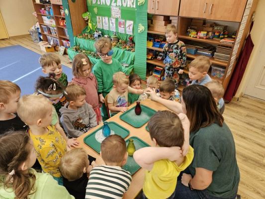 Grafika #76: 26.02.2024 Dzień Dinozaura - gr I