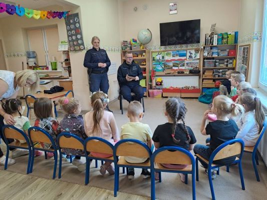 Grafika #0: 23.02.2024 Spotkanie z policjantem gr II