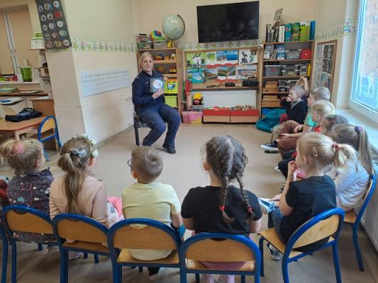 Grafika #7: 23.02.2024 Spotkanie z policjantem gr II