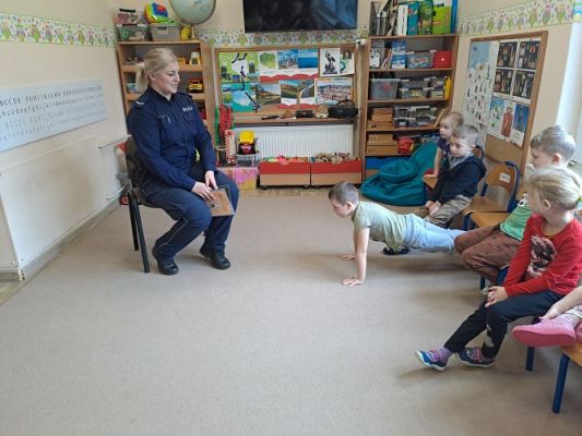 Grafika #8: 23.02.2024 Spotkanie z policjantem gr II