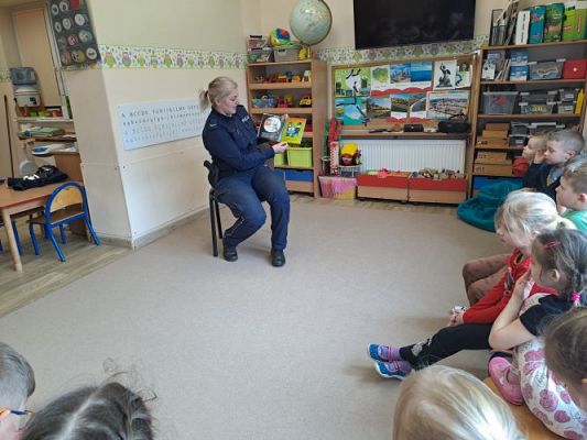 Grafika #9: 23.02.2024 Spotkanie z policjantem gr II