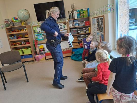 Grafika #12: 23.02.2024 Spotkanie z policjantem gr II