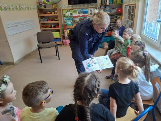 Grafika #14: 23.02.2024 Spotkanie z policjantem gr II