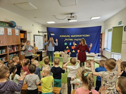 Grafika #5: 22.02.2024 Międzygrupowy konkurs matematyczny pn."Przybij piątkę"