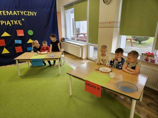 Grafika #14: 22.02.2024 Międzygrupowy konkurs matematyczny pn."Przybij piątkę"