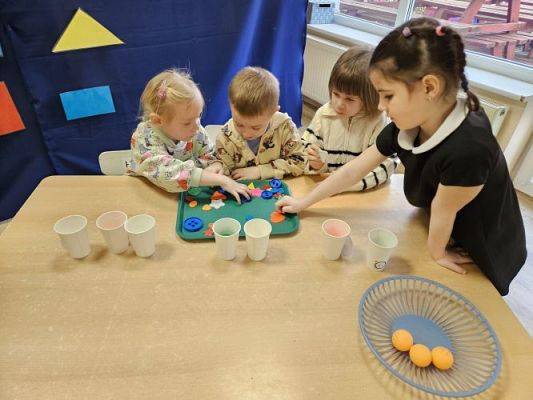 Grafika #39: 22.02.2024 Międzygrupowy konkurs matematyczny pn."Przybij piątkę"