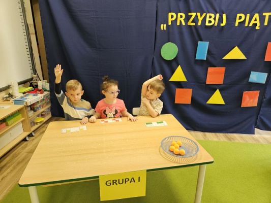 Grafika #58: 22.02.2024 Międzygrupowy konkurs matematyczny pn."Przybij piątkę"