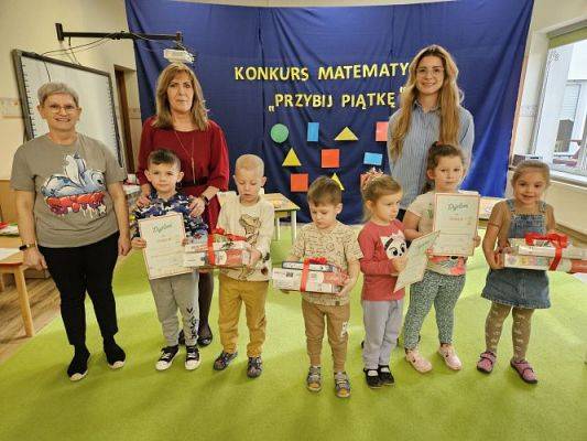 Grafika #63: 22.02.2024 Międzygrupowy konkurs matematyczny pn."Przybij piątkę"