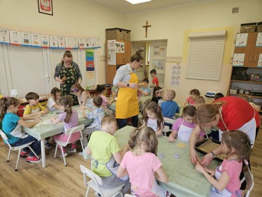 Grafika #27: 14-15.03.2024 Wielkanocne warsztaty cukiernicze w gr III