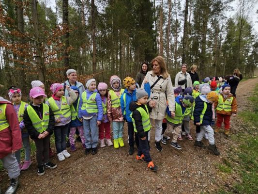 Grafika #14: 08.04.2024 Wycieczka do lasu - spotkanie z leśnikiem