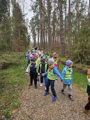 Grafika #22: 08.04.2024 Wycieczka do lasu - spotkanie z leśnikiem
