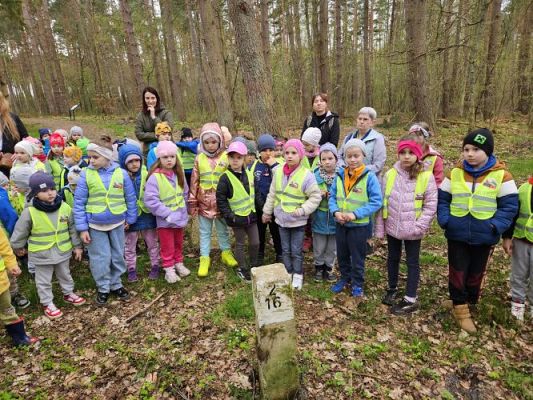 Grafika #36: 08.04.2024 Wycieczka do lasu - spotkanie z leśnikiem