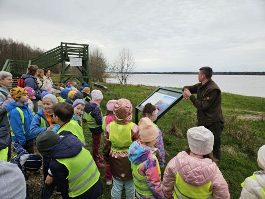 Grafika #71: 08.04.2024 Wycieczka do lasu - spotkanie z leśnikiem
