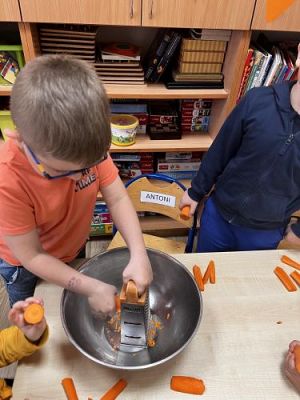 Grafika #14: 05.04.2024 Dzień Marchewki gr 2