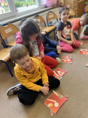 Grafika #21: 05.04.2024 Dzień Marchewki gr 2