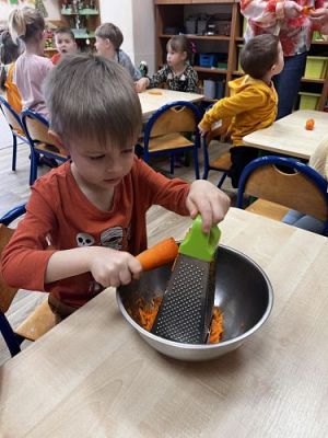 Grafika #23: 05.04.2024 Dzień Marchewki gr 2