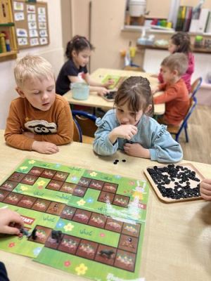 Grafika #28: 05.04.2024 Dzień Marchewki gr 2