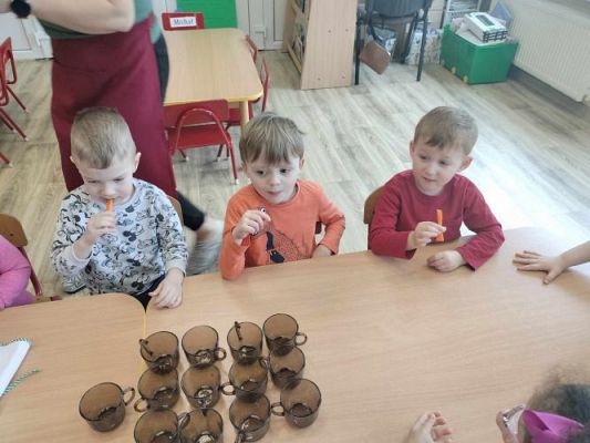 Grafika #3: 05.04.2024 Dzień Marchewki gr 1