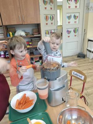 Grafika #7: 05.04.2024 Dzień Marchewki gr 1