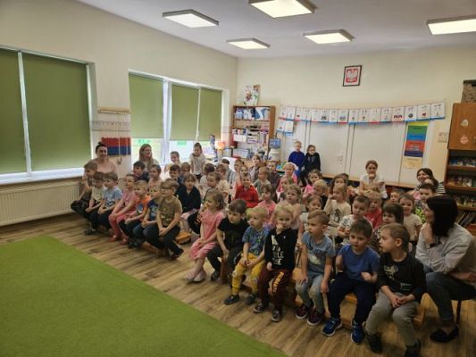 Grafika #1: 27.03.2024 Przedstawienie teatralne pt. "Pipi Langstrumpf"