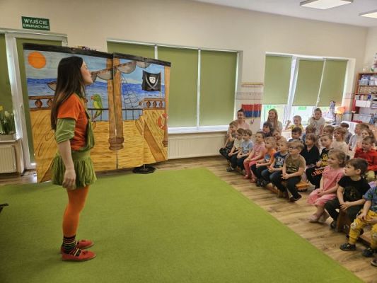 Grafika #2: 27.03.2024 Przedstawienie teatralne pt. "Pipi Langstrumpf"