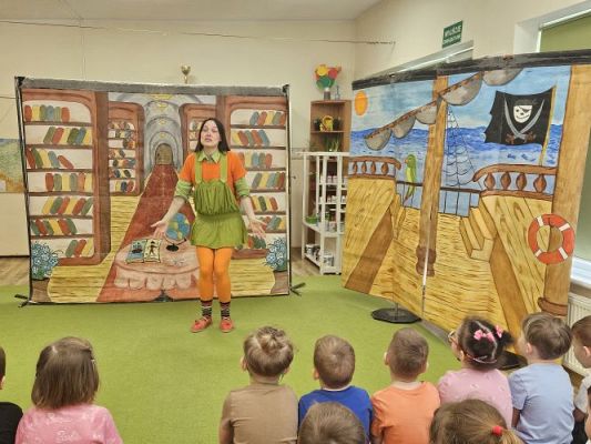 Grafika #6: 27.03.2024 Przedstawienie teatralne pt. "Pipi Langstrumpf"