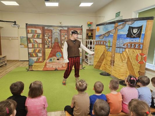 Grafika #7: 27.03.2024 Przedstawienie teatralne pt. "Pipi Langstrumpf"