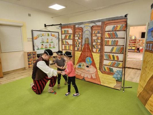 Grafika #9: 27.03.2024 Przedstawienie teatralne pt. "Pipi Langstrumpf"