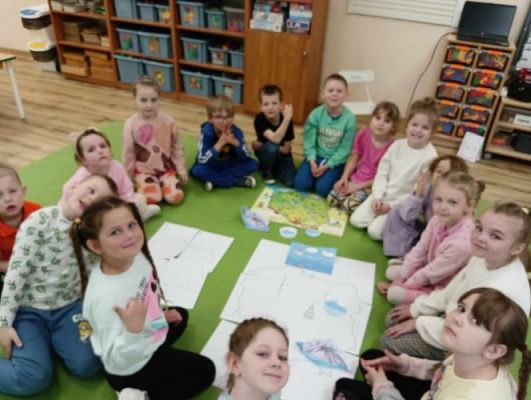 Grafika #1: 29.04.2024 Zajęcia edukacyjne Święta Majowe gr3