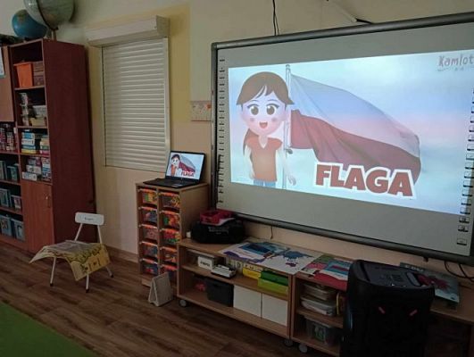 Grafika #2: 29.04.2024 Zajęcia edukacyjne Święta Majowe gr3